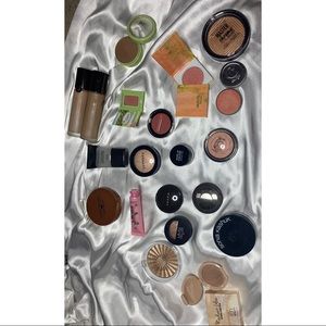 15+ item makeup bundle